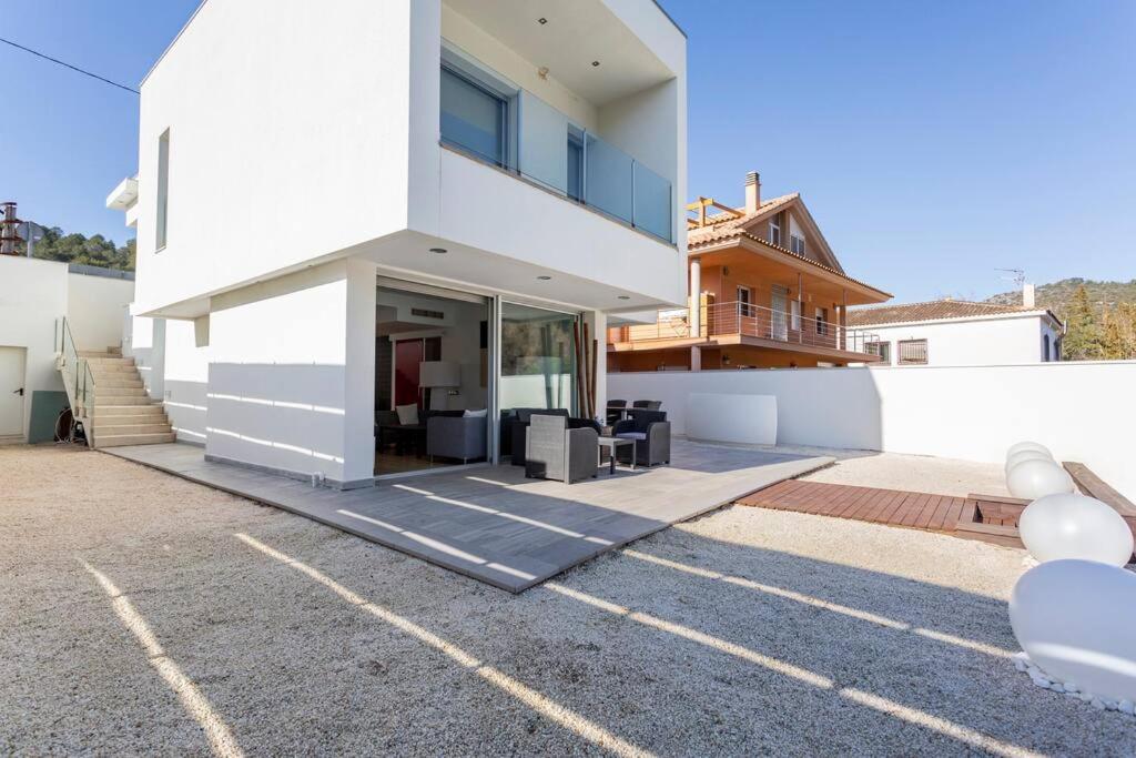 Exclusiva De Lujo Con Piscina Villa Canyelles (Catalonia)