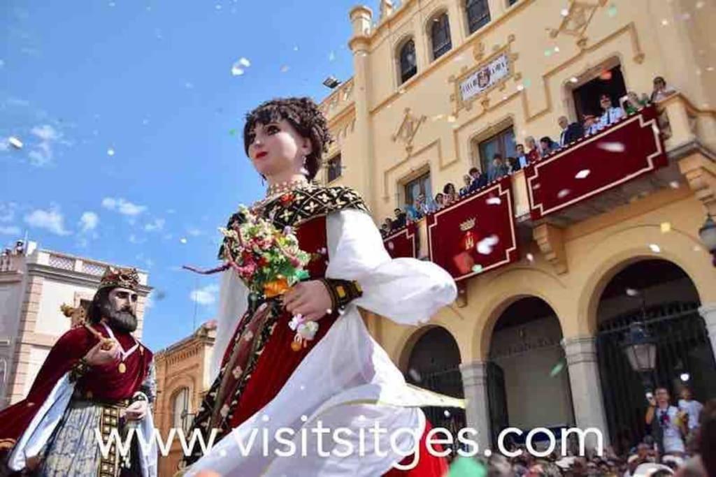 Exclusiva De Lujo Con Piscina * Canyelles (Catalonia)