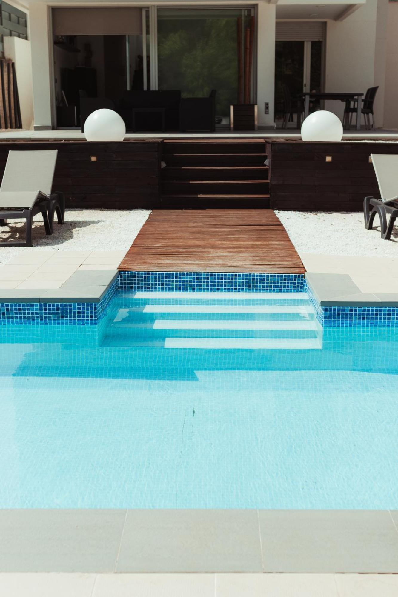 Exclusiva De Lujo Con Piscina * Canyelles (Catalonia)